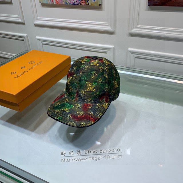 LV爆款男士帽子 路易威登綢緞七彩印花棒球帽鴨舌帽  mm1735